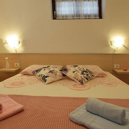 Apartmani Sole Pjescana Uvala Luaran gambar